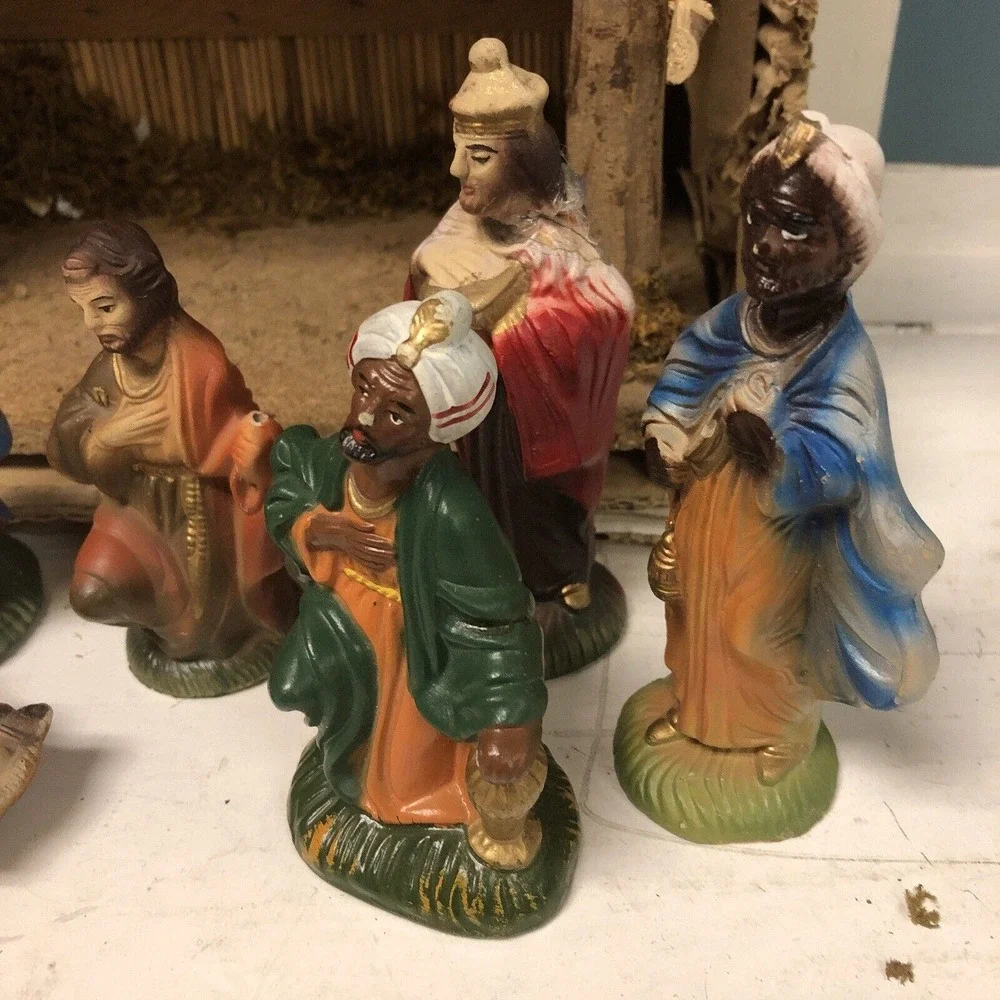 Vintage‎ Kmart 8 Pc. Hand Painted Nativity Set with Stable 10” x 14” Taiwan